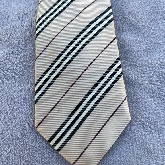 Burberry Kids Necktie (PRICE FIRM❤️) - Picture 4 of 14